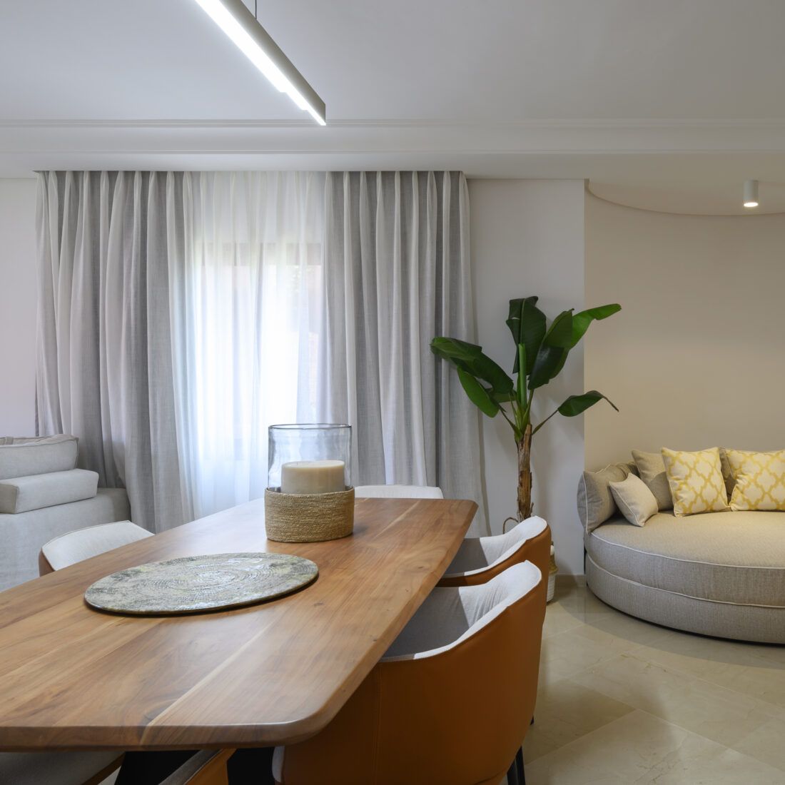 COZY BEACHFRONT APARTMENT